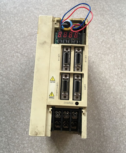 三菱刀塔驅(qū)動器MR-J2-40D-S24維修